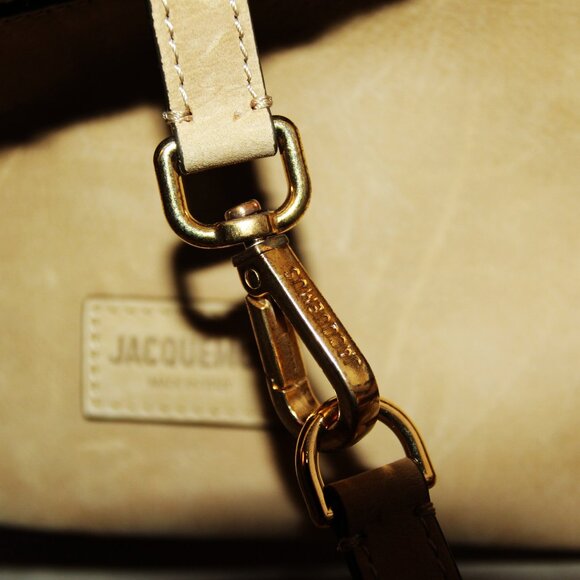 BNWT AW21 JACQUEMUS "LE CABAS NEVE" SHEARLING SHOULDER BAG - Picture 6 of 9